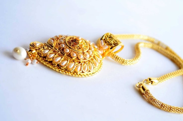 Cadenas de oro del renacimiento